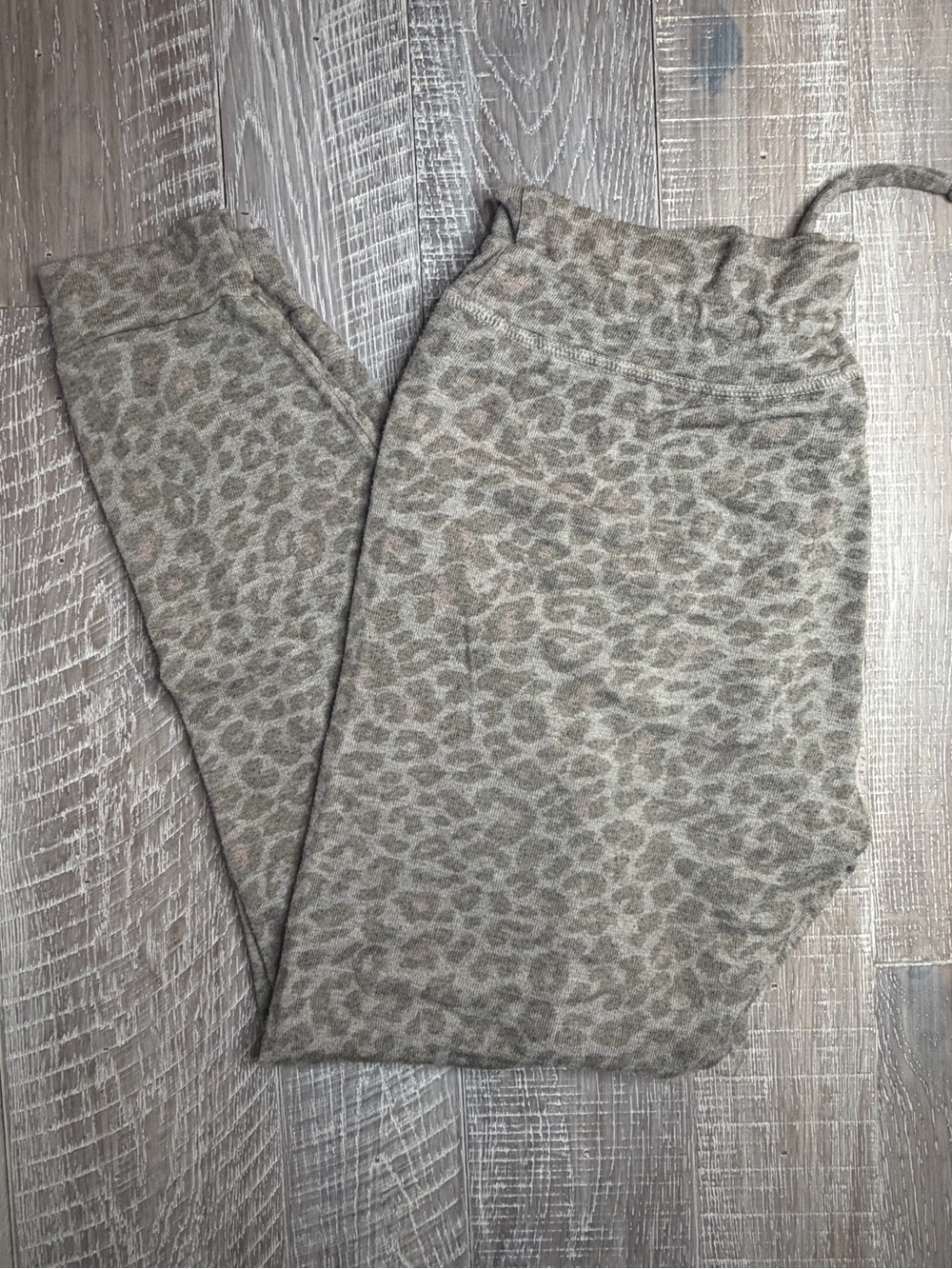 Beyond Yoga Taupe Leopard-Print Joggers